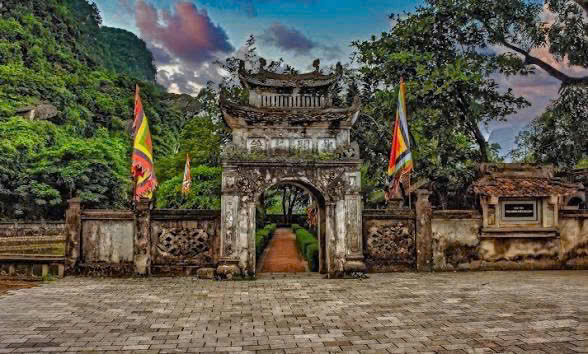 HÀ NỘI  –  HOA LƯ – TAM CỐC – ĐẠP XE – HANG MÚA – CHẠY HÀNG NGÀY
